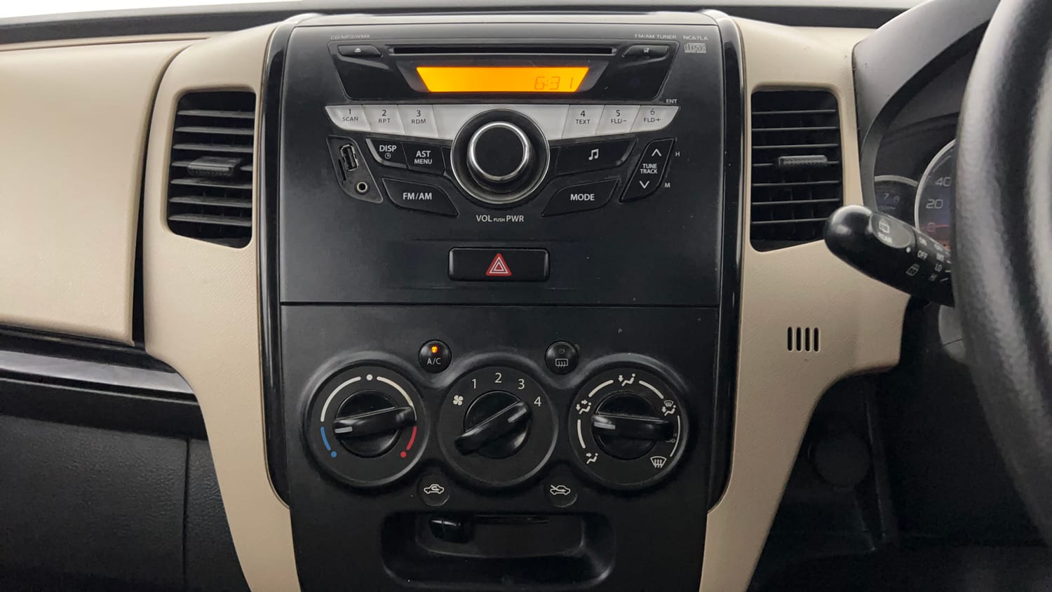 Used 2018 Maruti Suzuki Wagon R 1.0 VXI AMT Petrol Automatic interior MUSIC SYSTEM & AC CONTROL VIEW