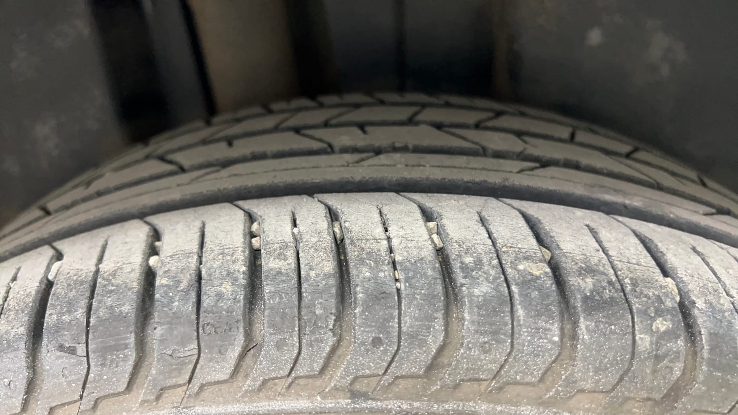 Used 2024 Skoda Slavia Ambition 1.0L TSI AT Petrol Automatic tyres RIGHT REAR TYRE TREAD VIEW