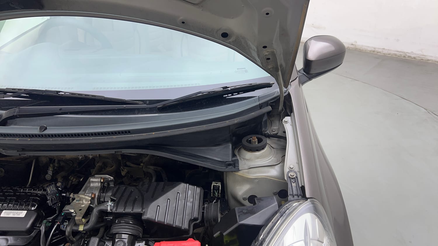 Used 2014 Honda Amaze 1.2 S i-VTEC Petrol Manual engine ENGINE LEFT SIDE HINGE & APRON VIEW