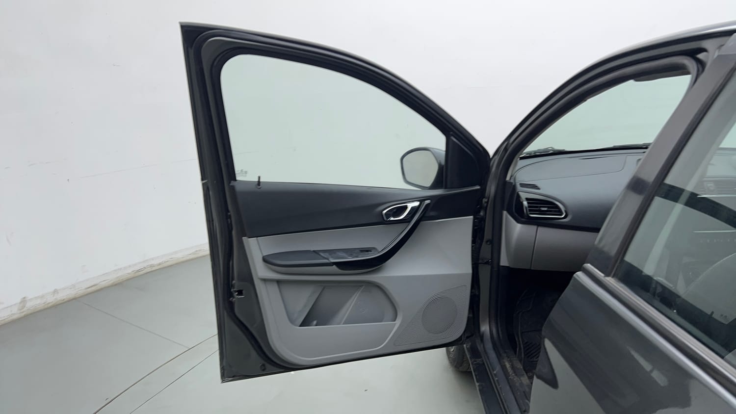 Used 2020 Tata Tiago XZ Plus Petrol Manual interior LEFT FRONT DOOR OPEN VIEW