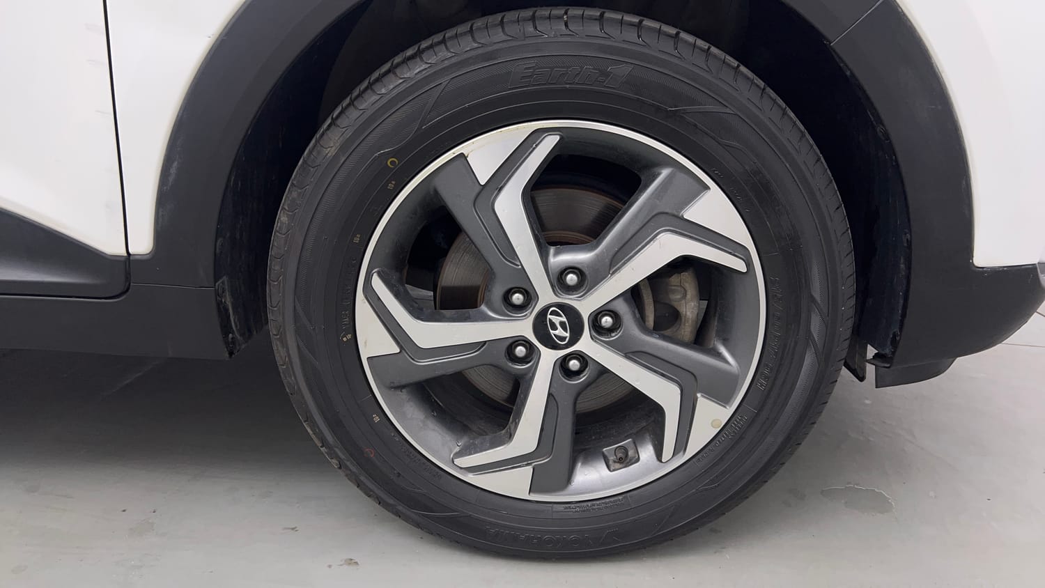 Used 2019 Hyundai Creta SX 1.6 AT Petrol Petrol Automatic tyres RIGHT FRONT TYRE RIM VIEW