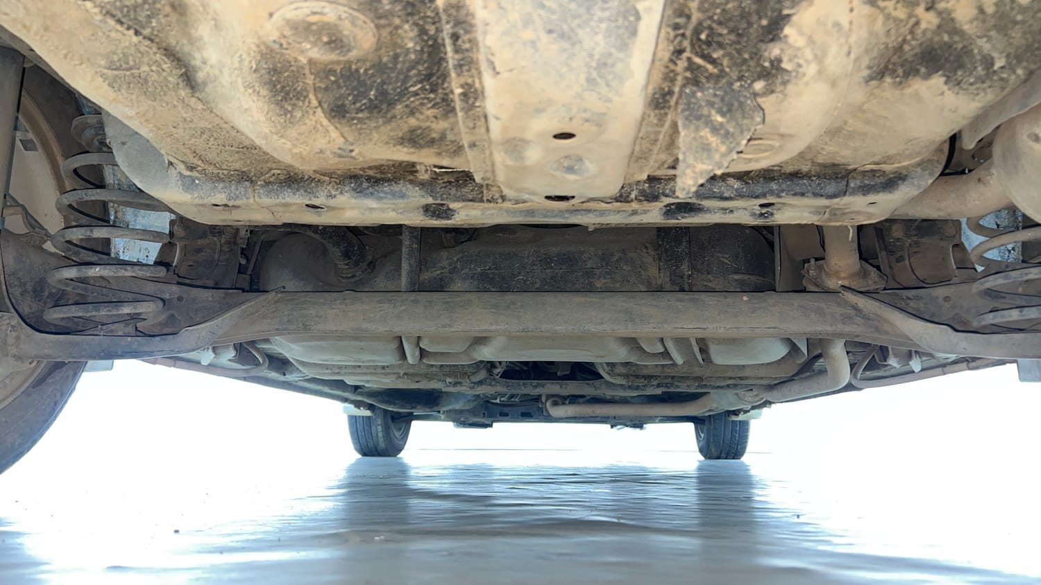 Used 2016 Honda City VX CVT Petrol Automatic extra REAR UNDERBODY VIEW (TAKEN FROM REAR)