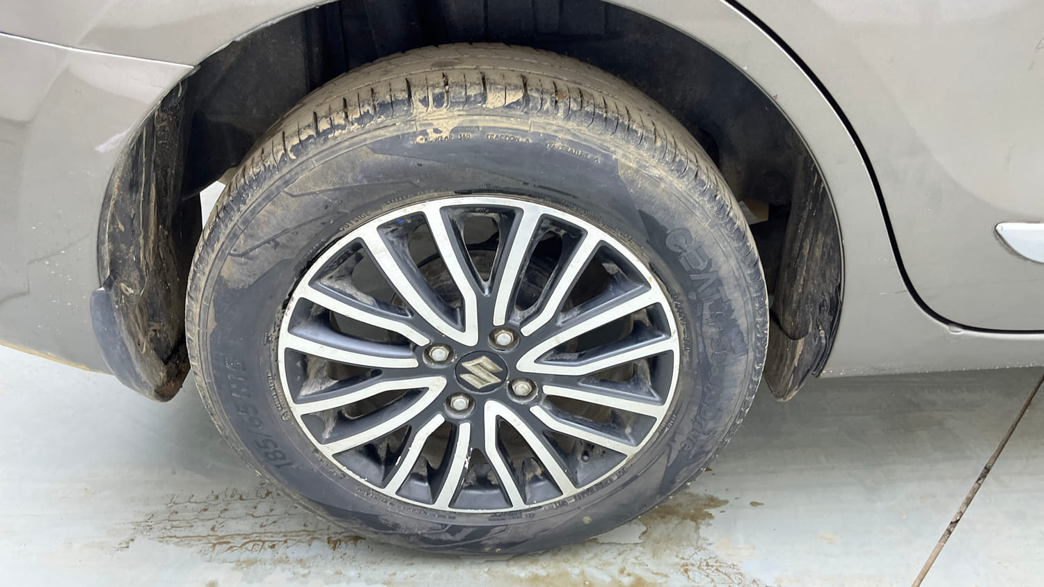 Used 2018 Maruti Suzuki Dzire ZDi Plus AMT Diesel Automatic tyres RIGHT REAR TYRE RIM VIEW
