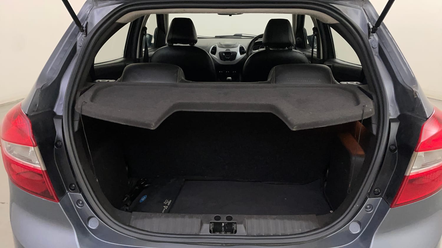 Used 2015 Ford Figo Trend 1.2 Ti-VCT Petrol Manual interior DICKY INSIDE VIEW