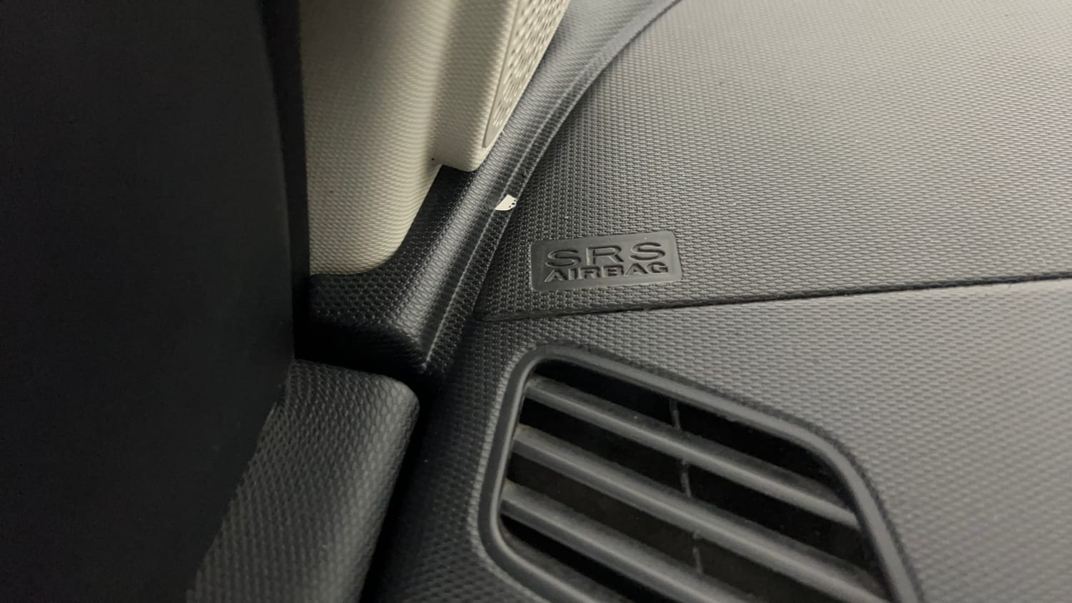 Used 2022 Tata Tiago XZ Plus Petrol Manual top_features Airbags