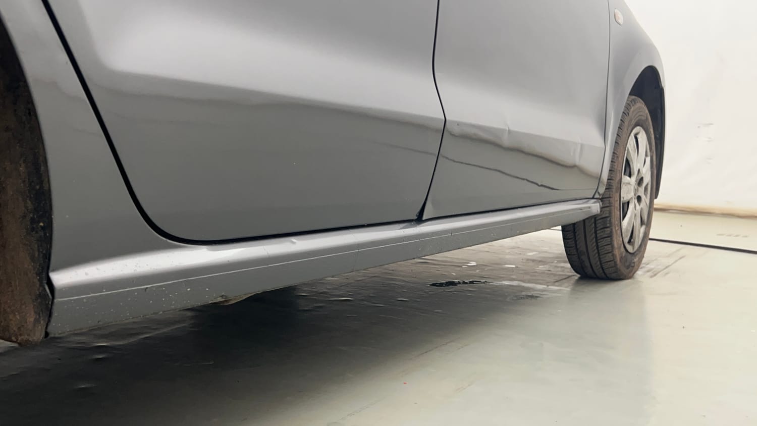 Used 2013 Volkswagen Polo Trendline 1.2L (P) Petrol Manual dents MINOR DENT