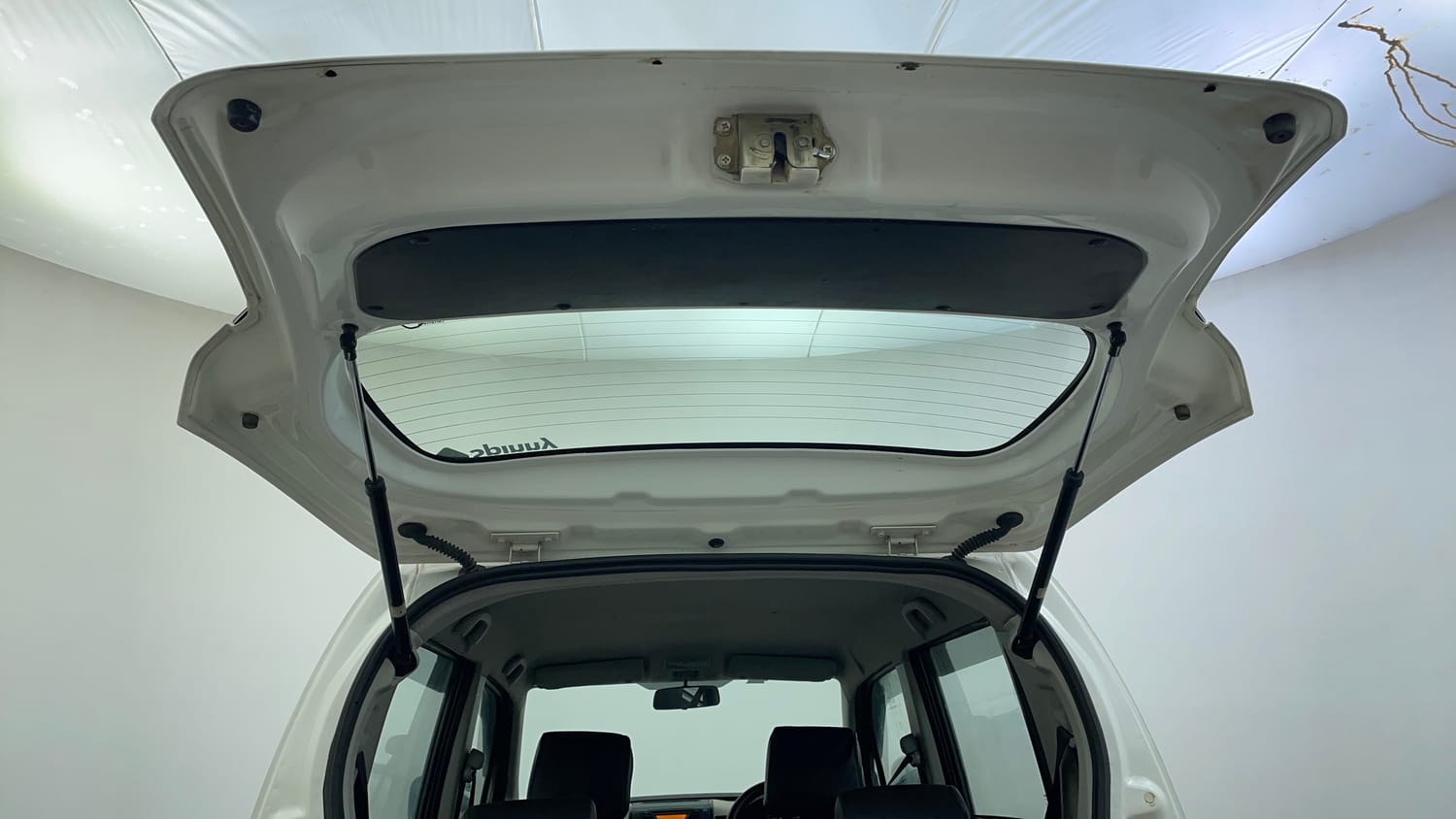 Used 2018 Maruti Suzuki Wagon R 1.0 VXI AMT Petrol Automatic interior DICKY DOOR OPEN VIEW