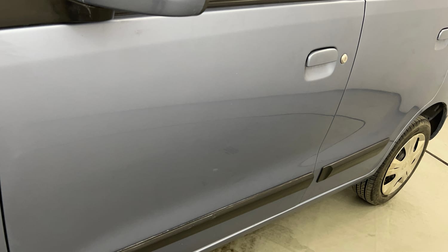 Used 2016 Maruti Suzuki Wagon R 1.0 VXI AMT Petrol Automatic dents MINOR SCRATCH