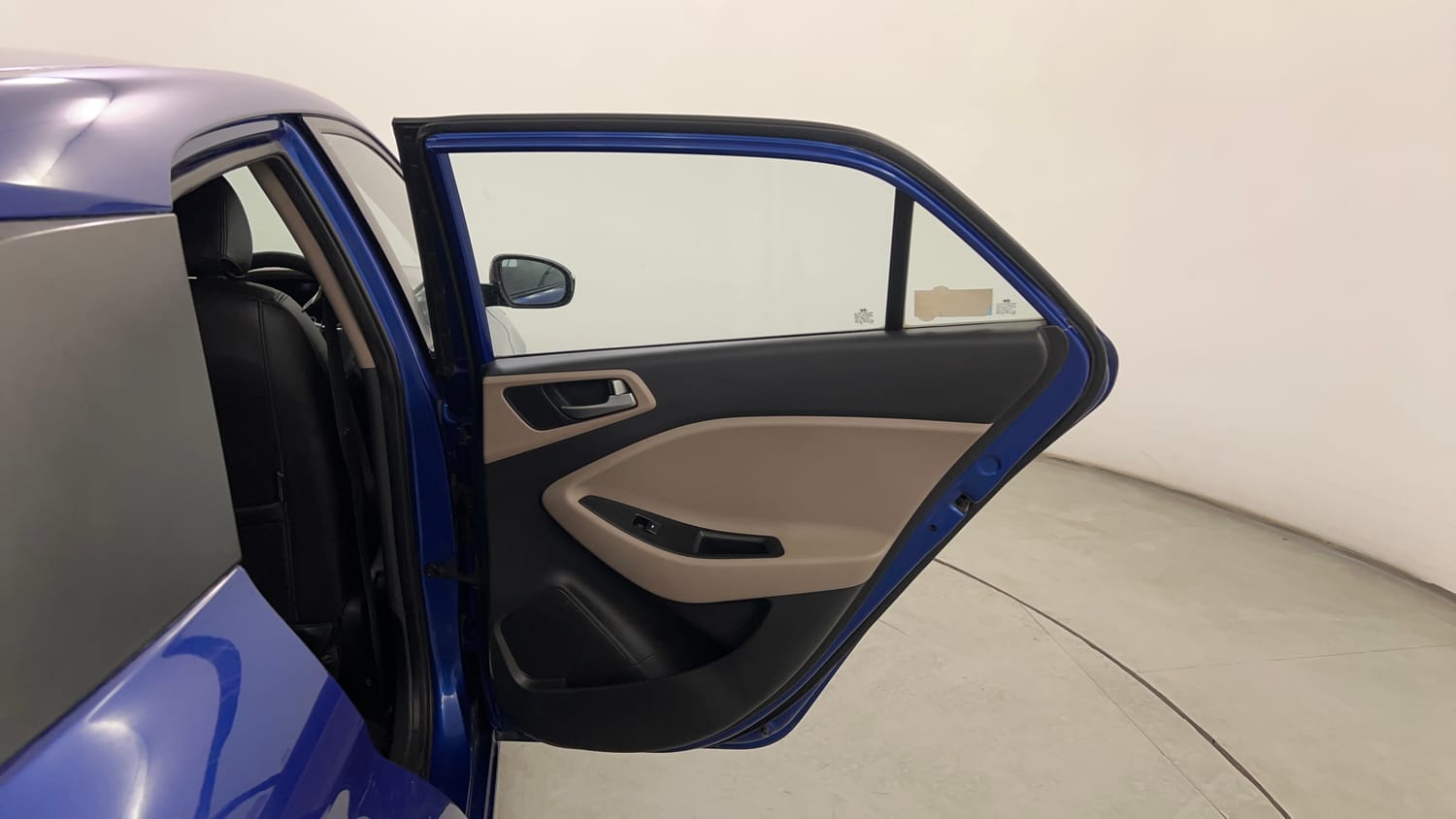 Used 2015 Hyundai Elite i20 Asta 1.2 Petrol Manual interior RIGHT REAR DOOR OPEN VIEW