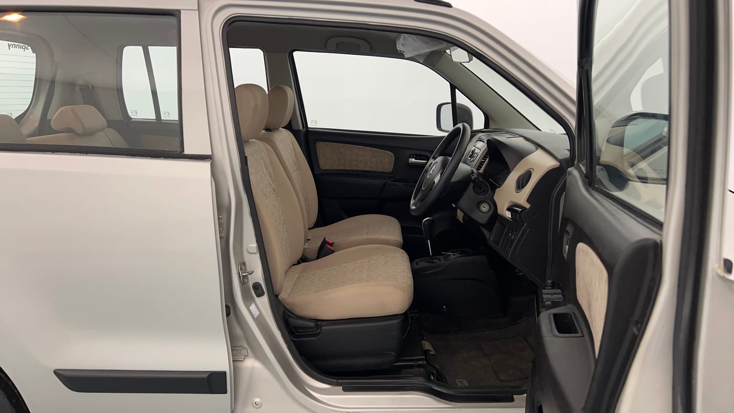 Used 2018 Maruti Suzuki Wagon R 1.0 VXI AMT Petrol Automatic interior RIGHT SIDE FRONT DOOR CABIN VIEW