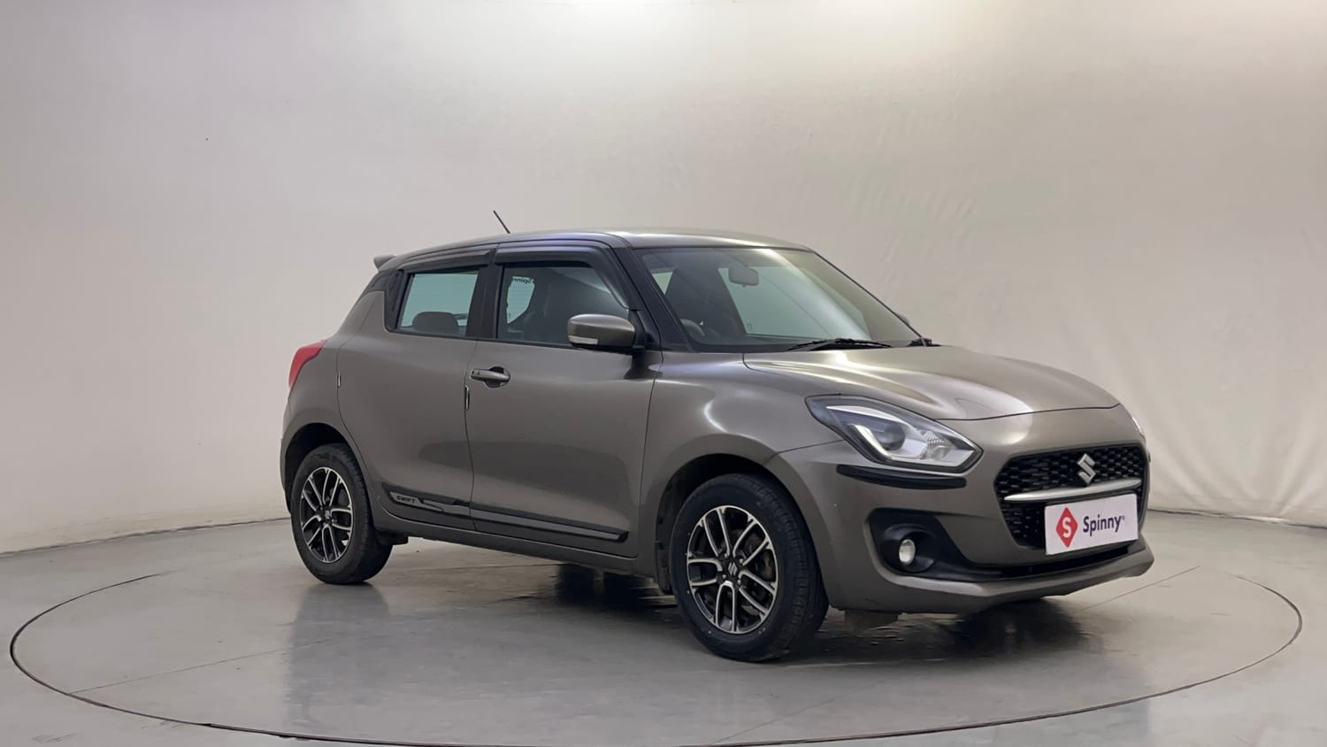 Used 2021 Maruti Suzuki Swift ZXi Plus AMT Petrol Automatic exterior RIGHT FRONT CORNER VIEW