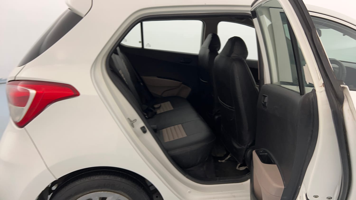 Used 2017 Hyundai Grand i10 Magna U2 1.2 CRDi Diesel Manual interior RIGHT SIDE REAR DOOR CABIN VIEW