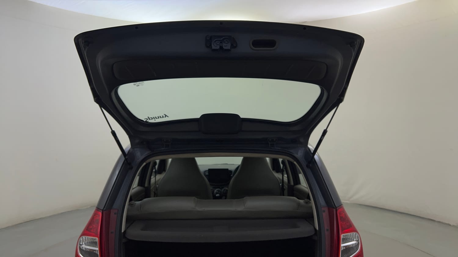 Used 2011 Hyundai i10 Magna 1.2 Kappa2 Petrol Manual interior DICKY DOOR OPEN VIEW