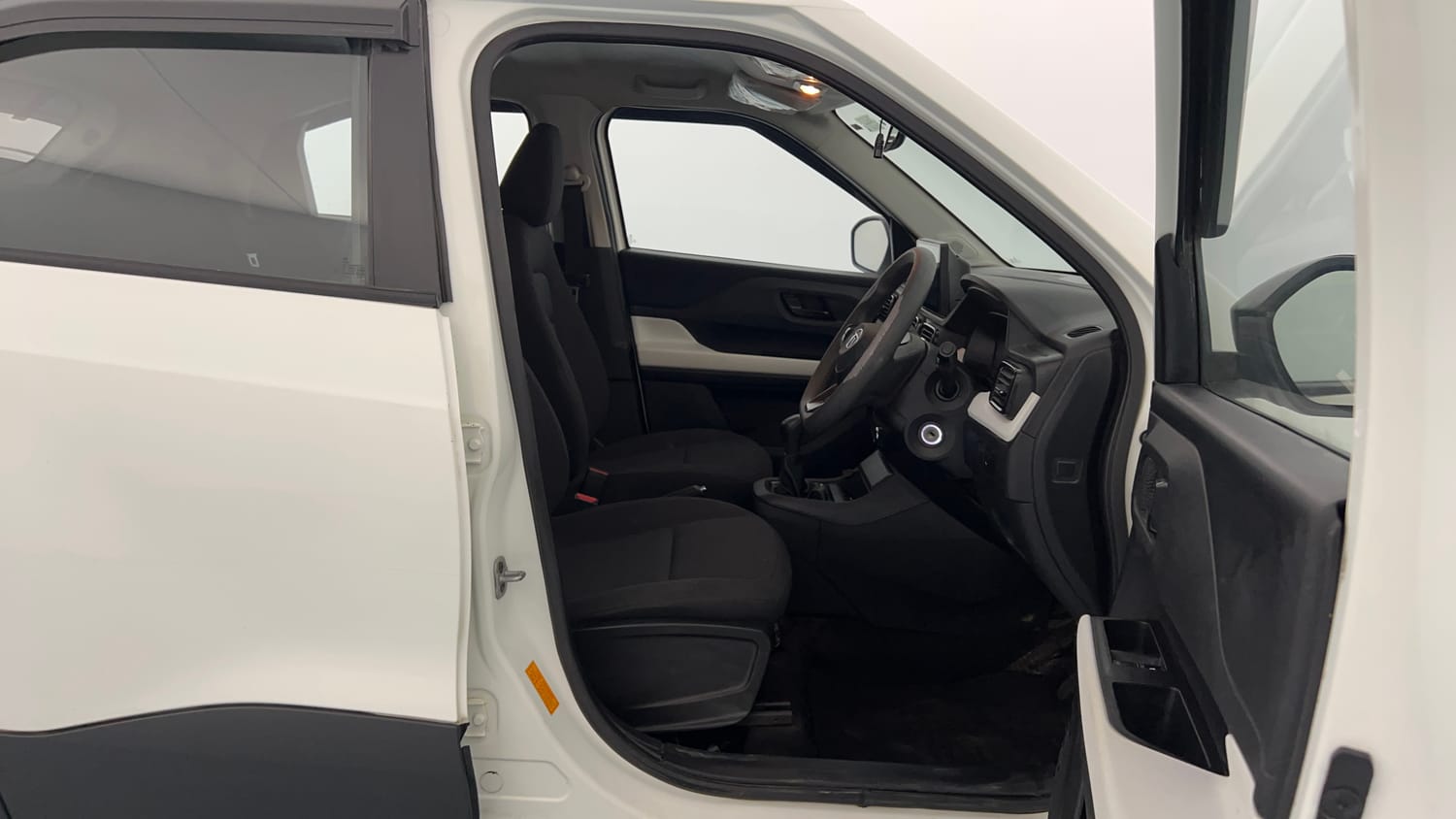 Used 2022 Tata Punch Pure MT Petrol Manual interior RIGHT SIDE FRONT DOOR CABIN VIEW
