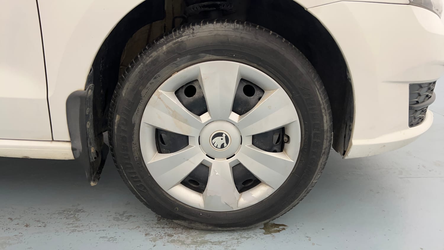 Used 2020 Skoda Rapid Active 1.0 TSI MT Petrol Manual tyres RIGHT FRONT TYRE RIM VIEW