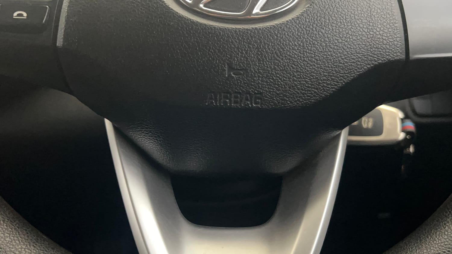 Used 2022 Hyundai Venue S 1.2 Petrol Petrol Manual top_features Airbags