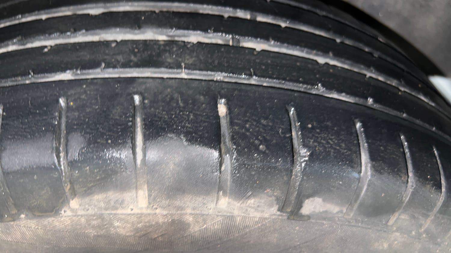 Used 2018 Maruti Suzuki Swift ZXi AMT Petrol Automatic tyres LEFT REAR TYRE TREAD VIEW