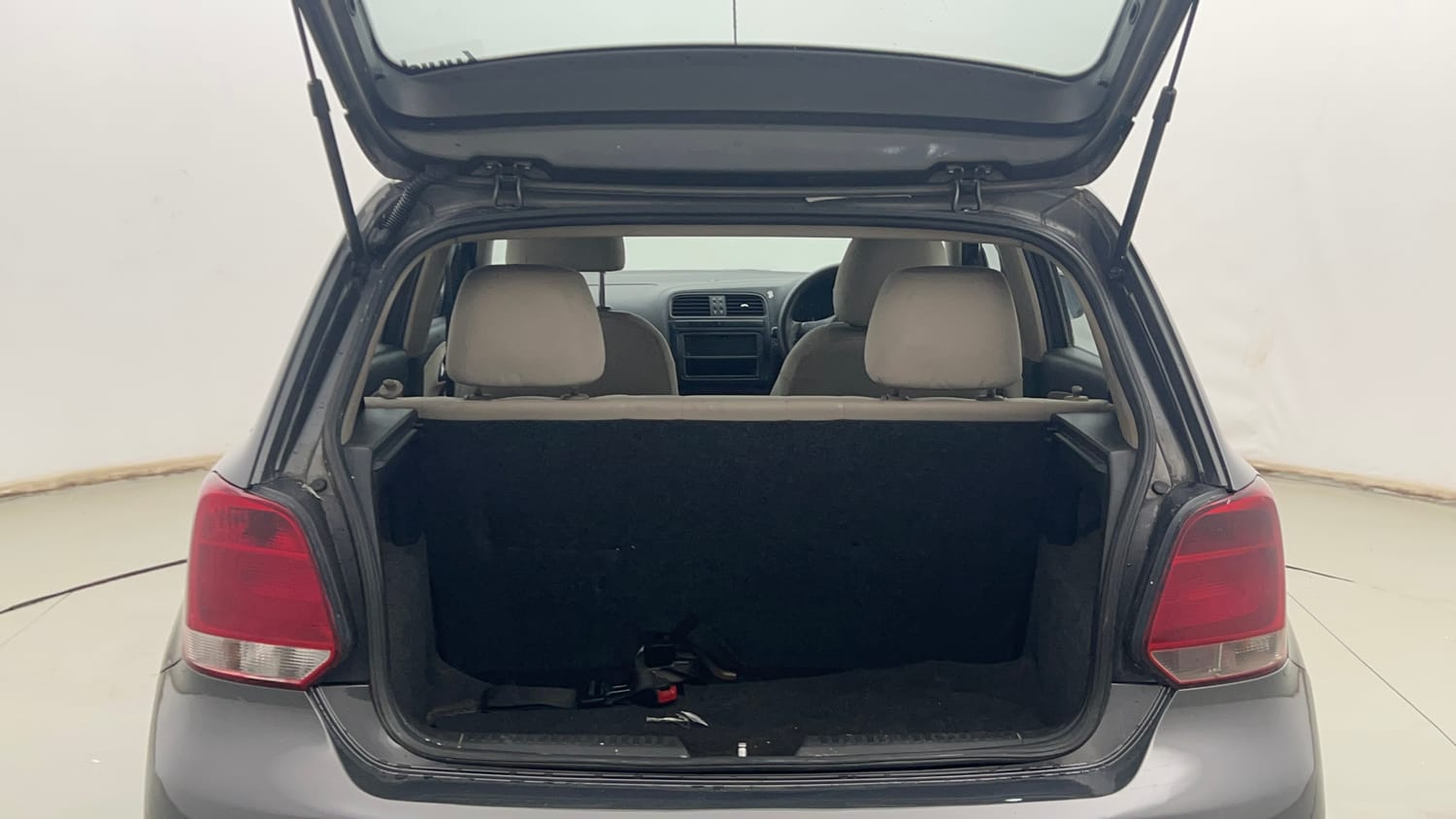 Used 2013 Volkswagen Polo Trendline 1.2L (P) Petrol Manual interior DICKY INSIDE VIEW