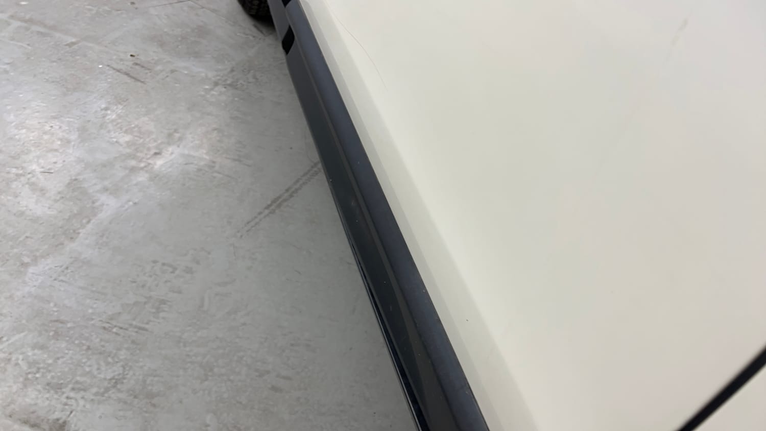 Used 2018 Tata Hexa XE 4x2 7 STR Diesel Manual dents MINOR SCRATCH