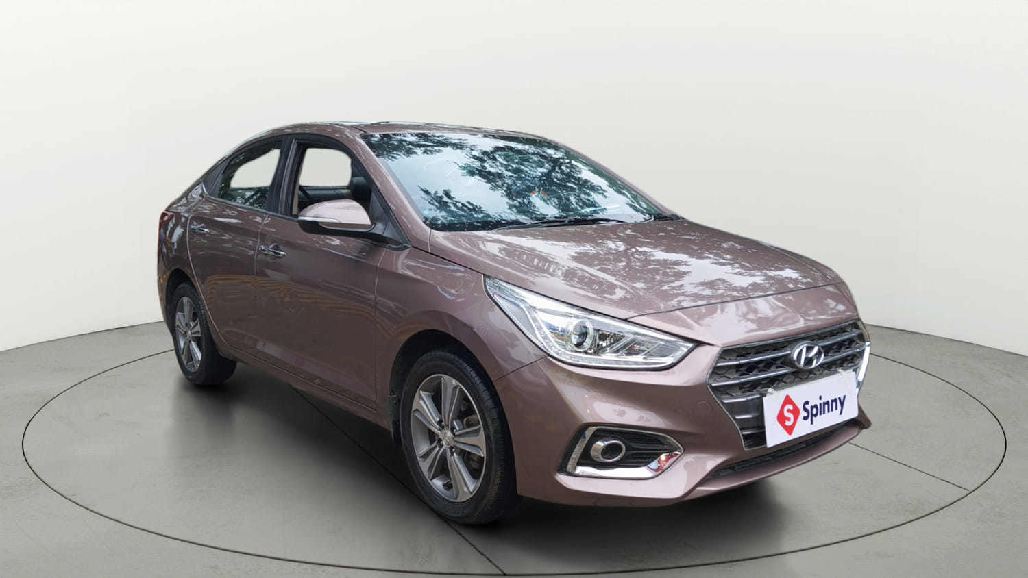 Used 2018 Hyundai Verna SX (O)1.6 VTVT Petrol Manual exterior RIGHT FRONT CORNER VIEW
