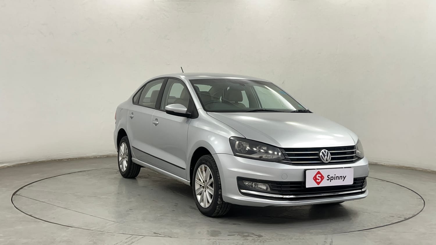 Used 2016 Volkswagen Vento Highline 1.2 (P) AT Petrol Automatic exterior RIGHT FRONT CORNER VIEW