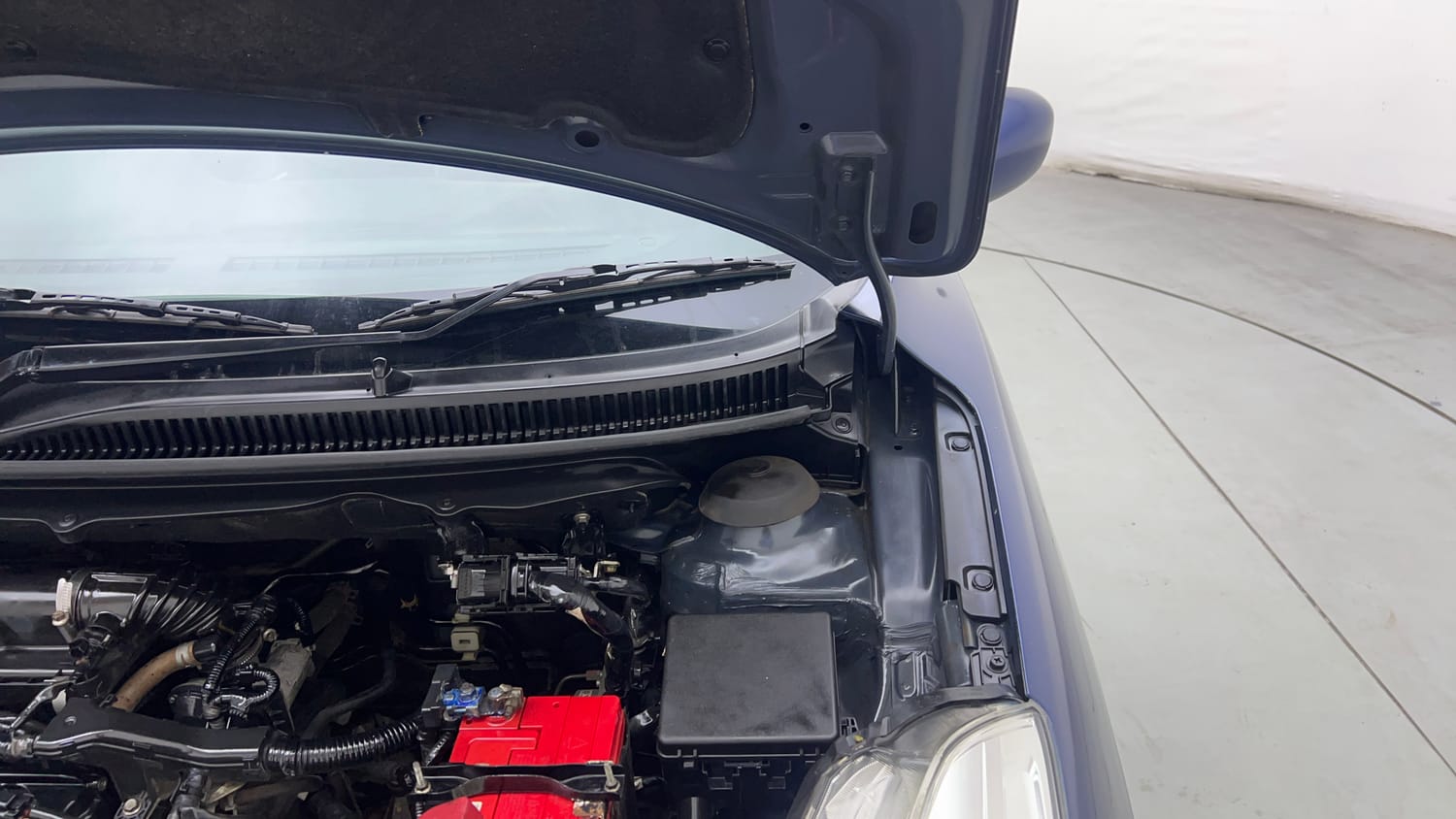 Used 2019 Maruti Suzuki Baleno Sigma 1.2 Petrol Manual engine ENGINE LEFT SIDE HINGE & APRON VIEW