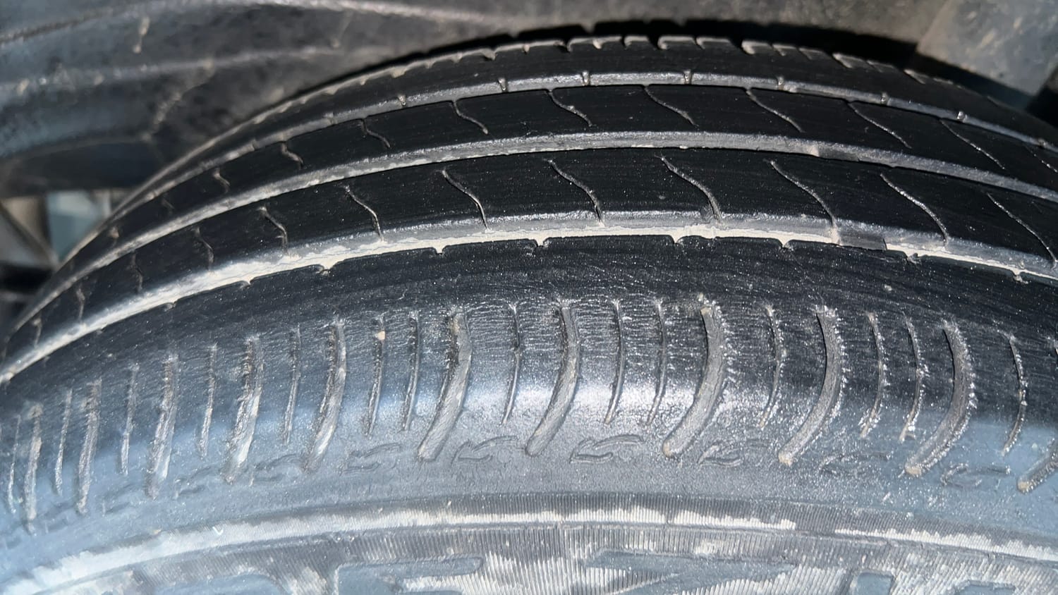 Used 2019 Maruti Suzuki S-Presso VXi Plus AMT Petrol Automatic tyres LEFT REAR TYRE TREAD VIEW