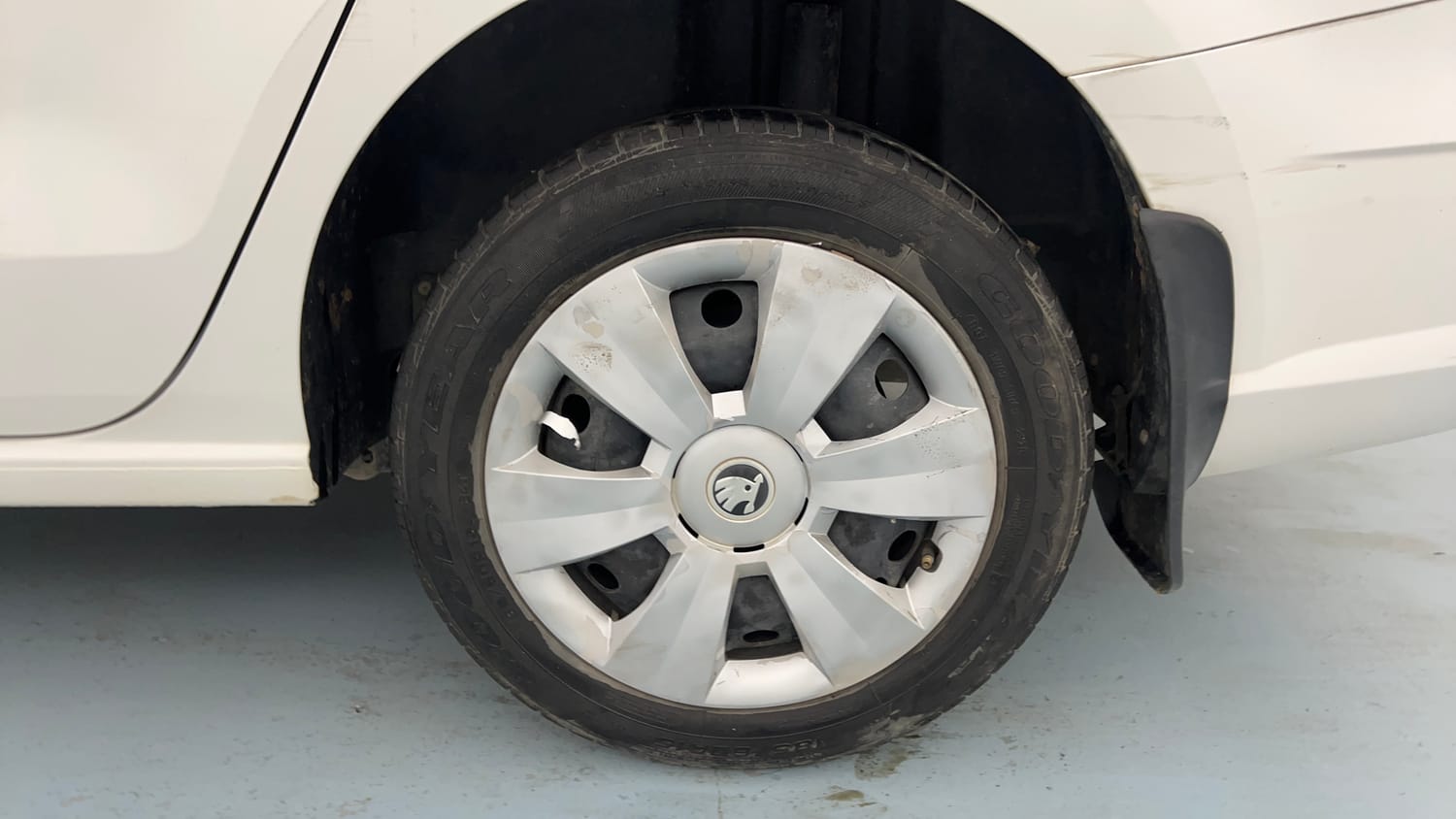 Used 2020 Skoda Rapid Active 1.0 TSI MT Petrol Manual tyres LEFT REAR TYRE RIM VIEW