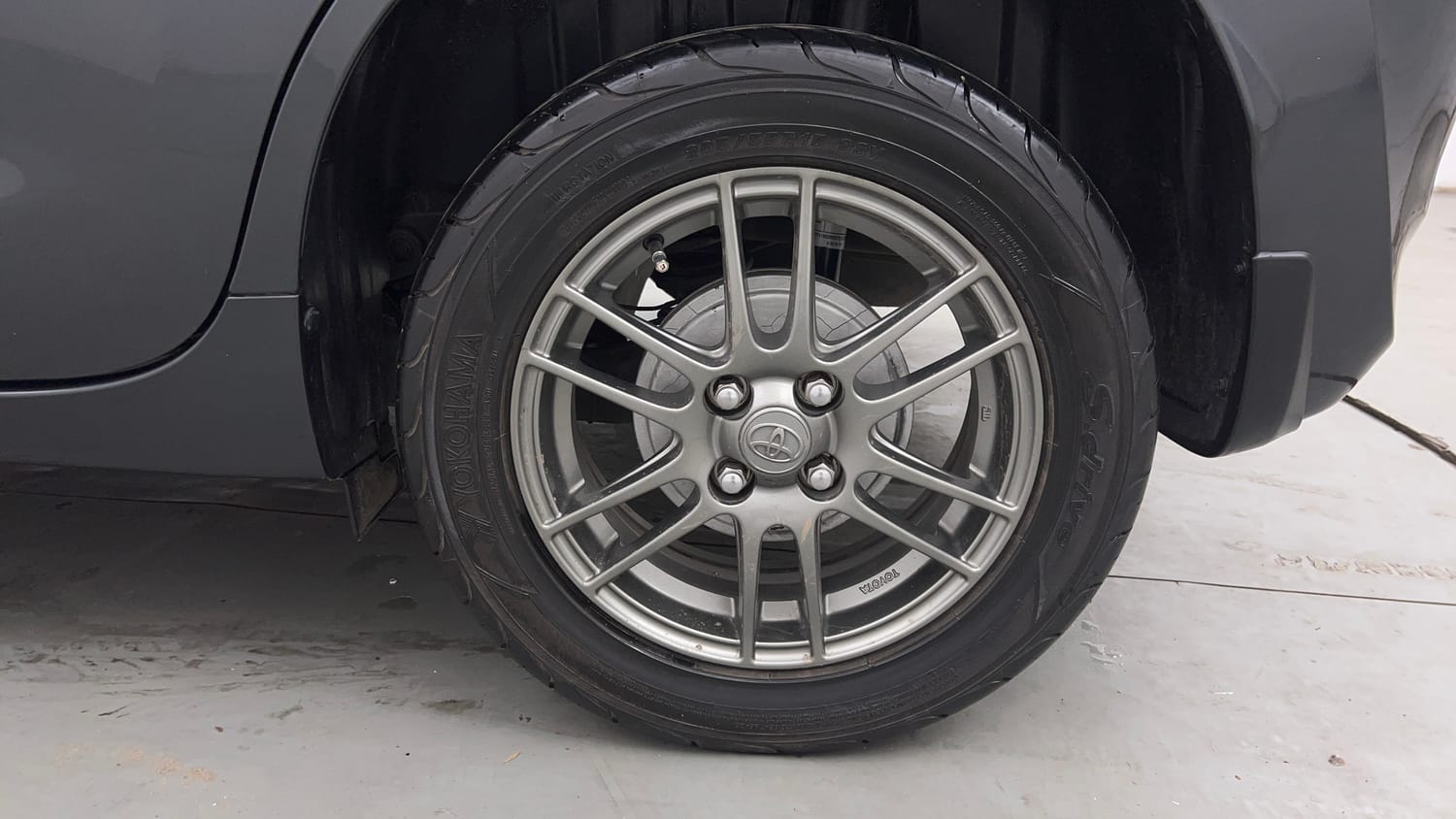 Used 2024 Toyota Glanza V AMT Petrol Automatic tyres LEFT REAR TYRE RIM VIEW