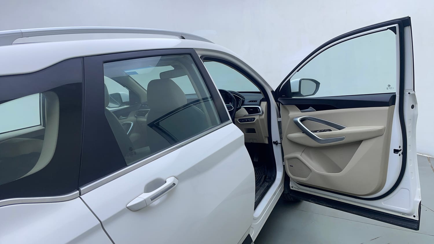 Used 2022 MG Motors Hector Sharp 1.5 Petrol CVT Petrol Automatic interior RIGHT FRONT DOOR OPEN VIEW