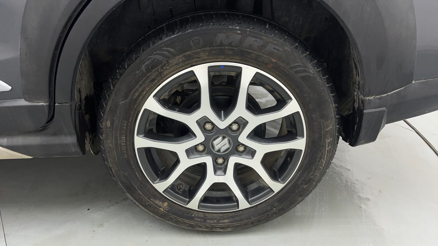 Used 2024 Maruti Suzuki XL6 Alpha AT Petrol Petrol Automatic tyres LEFT REAR TYRE RIM VIEW