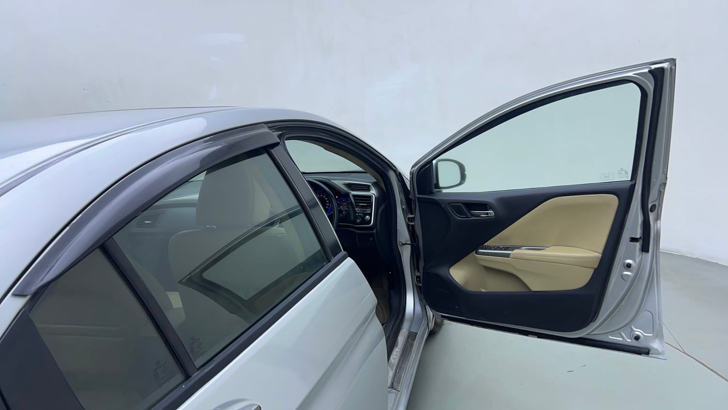 Used 2016 Honda City VX CVT Petrol Automatic interior RIGHT FRONT DOOR OPEN VIEW