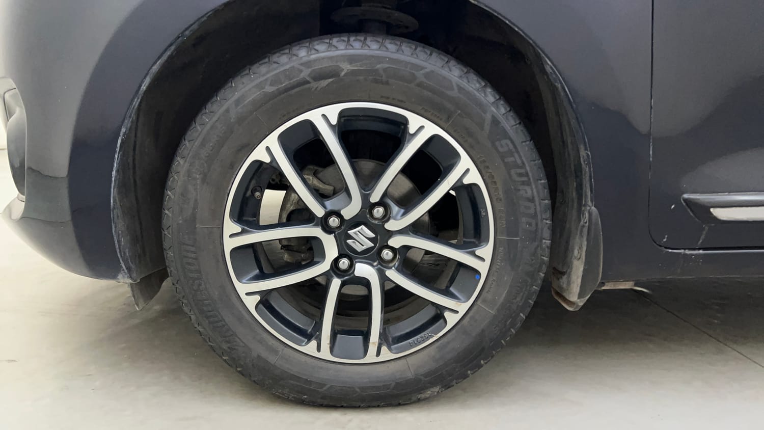 Used 2018 Maruti Suzuki Swift ZXi AMT Petrol Automatic tyres LEFT FRONT TYRE RIM VIEW