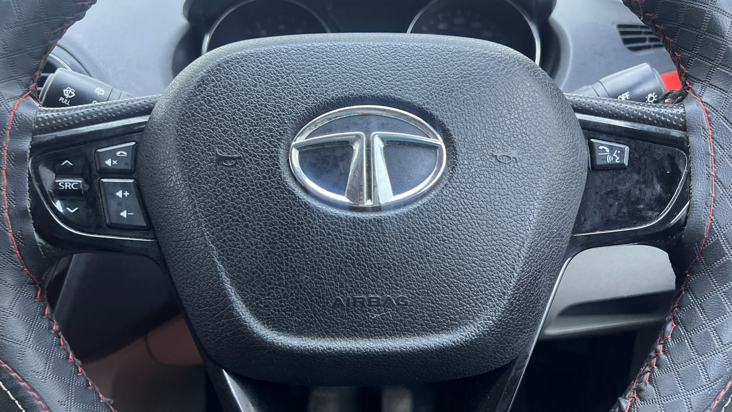 Used 2019 Tata Tiago XZ+ Petrol+cng(outside fitted) Cng Manual top_features Airbags