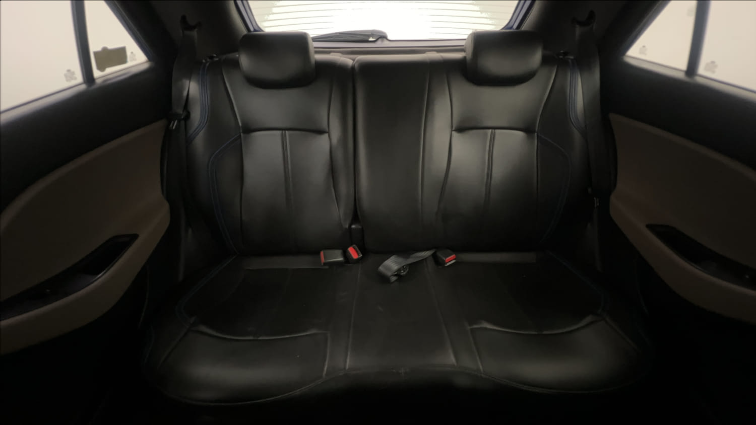 Used 2015 Hyundai Elite i20 Asta 1.2 Petrol Manual interior REAR SEAT CONDITION VIEW