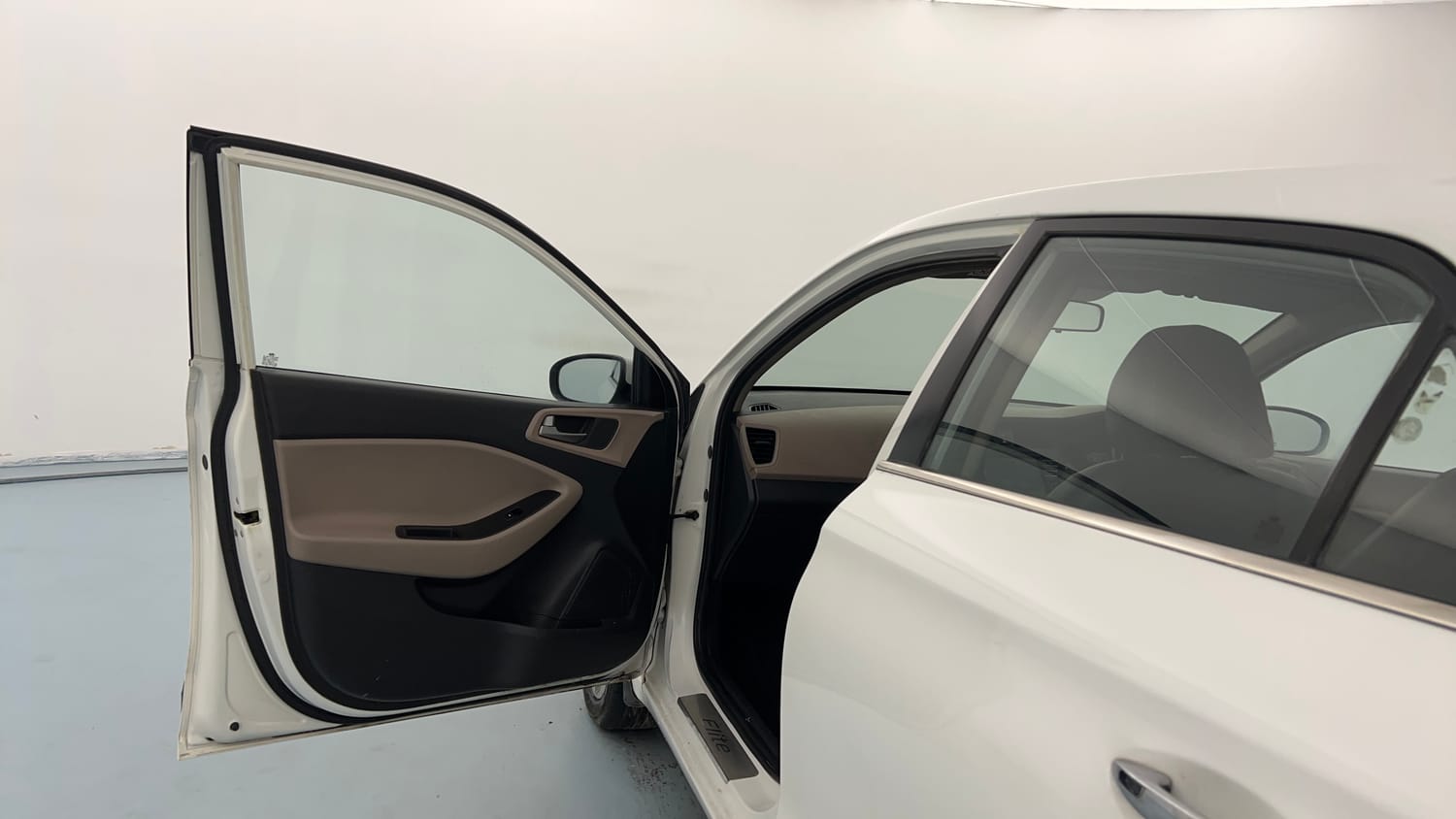 Used 2016 Hyundai Elite i20 Asta 1.2 Petrol Manual interior LEFT FRONT DOOR OPEN VIEW