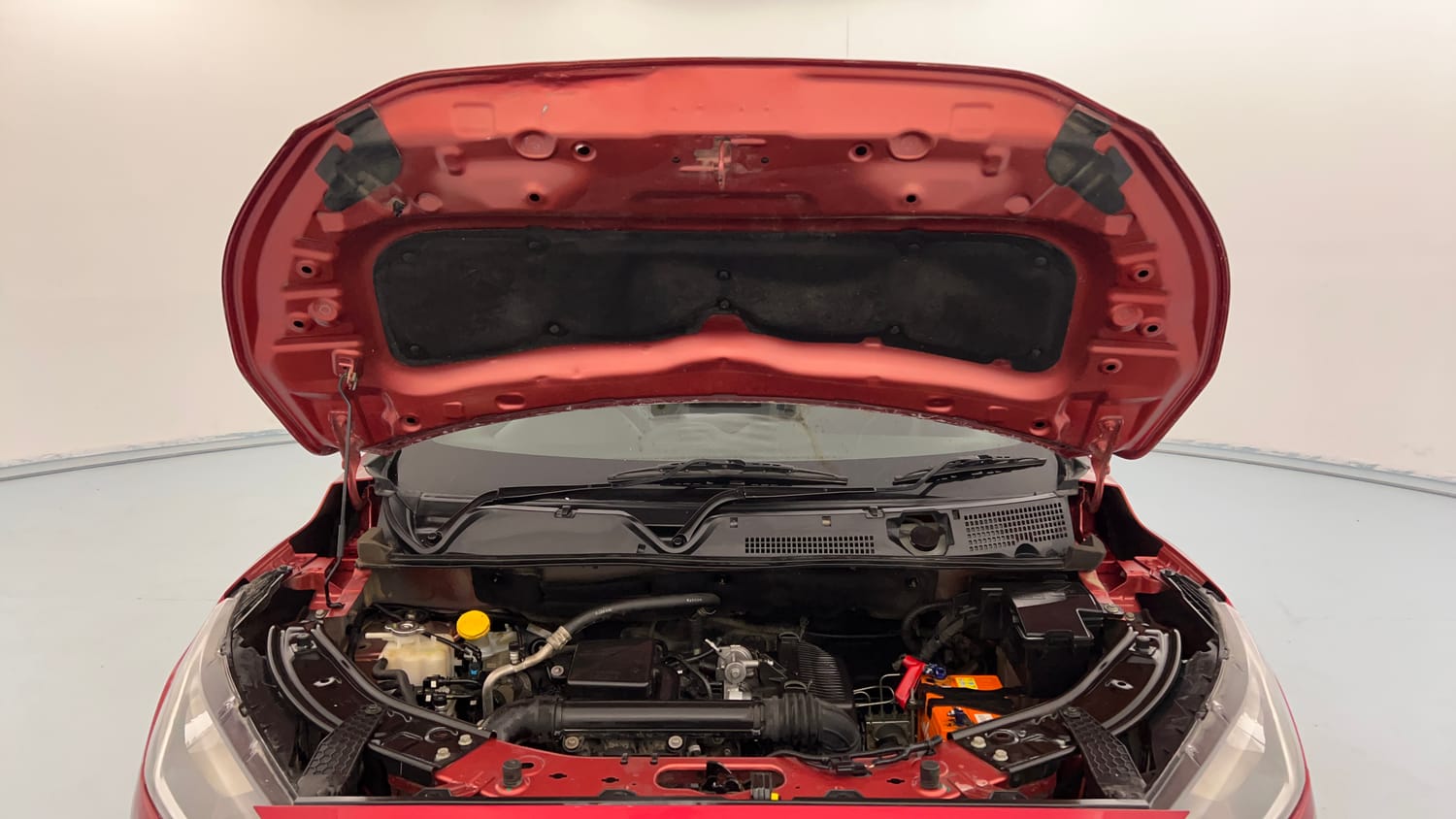 Used 2023 Nissan Magnite XV Executive Petrol Manual engine ENGINE & BONNET OPEN FRONT VIEW