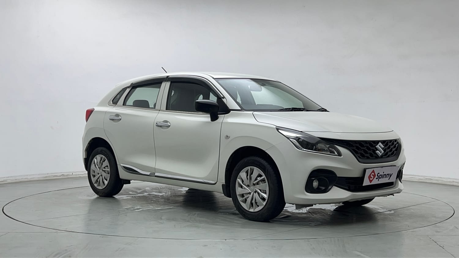 Used 2024 Maruti Suzuki Baleno Sigma MT Petrol Manual exterior RIGHT FRONT CORNER VIEW
