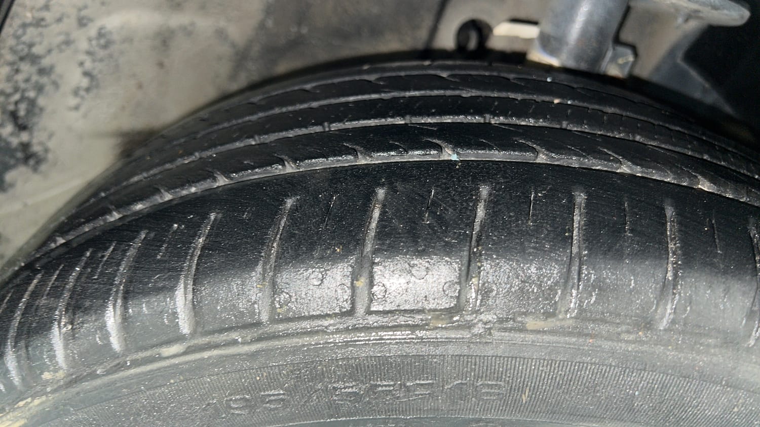 Used 2019 Maruti Suzuki Baleno Zeta 1.2 Petrol Manual tyres RIGHT FRONT TYRE TREAD VIEW