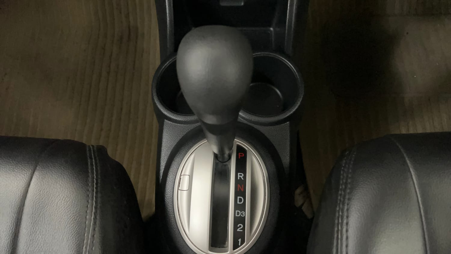 Used 2017 Honda Brio VX AT Petrol Automatic interior GEAR  KNOB VIEW