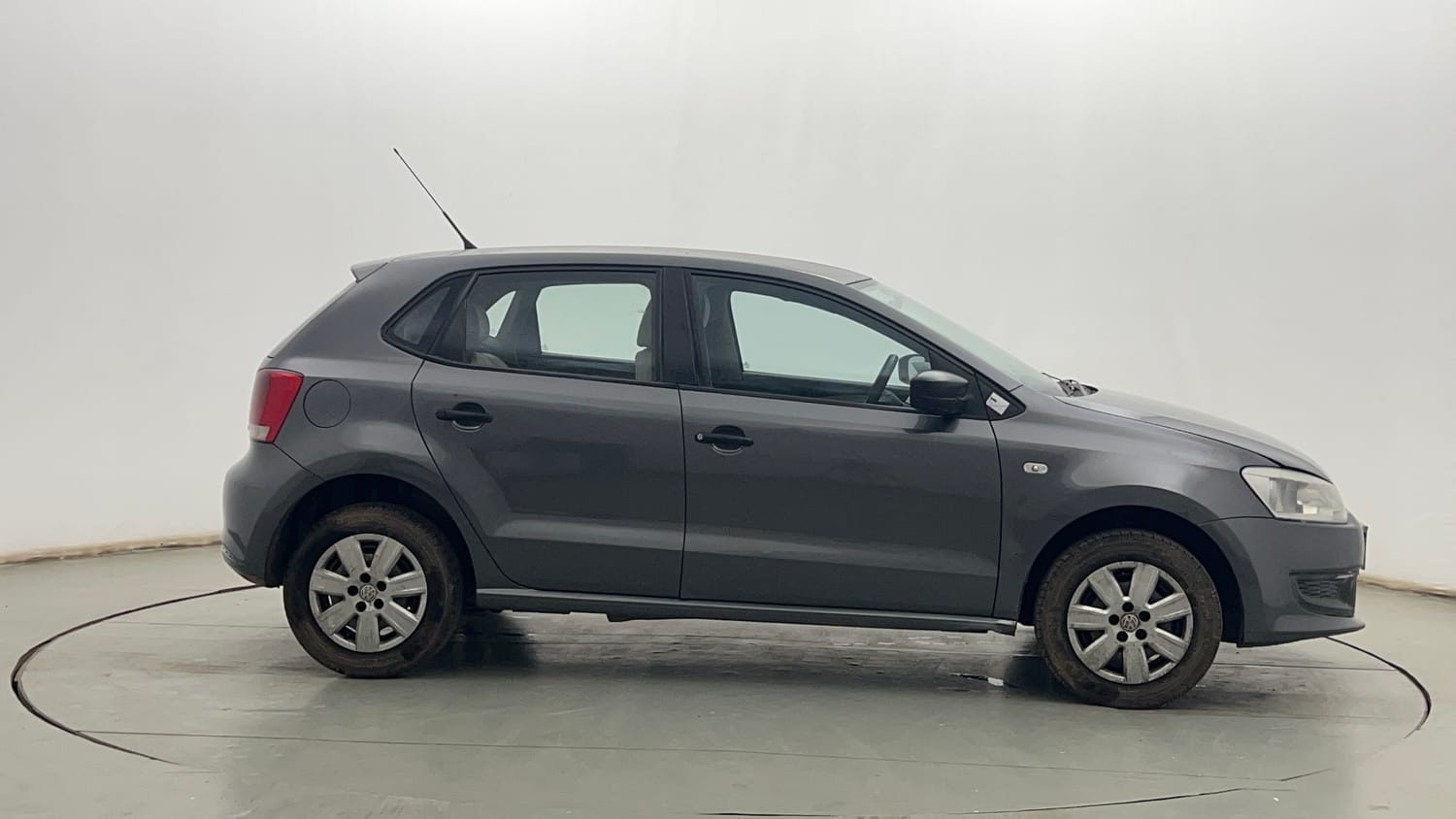 Used 2013 Volkswagen Polo Trendline 1.2L (P) Petrol Manual exterior RIGHT SIDE VIEW