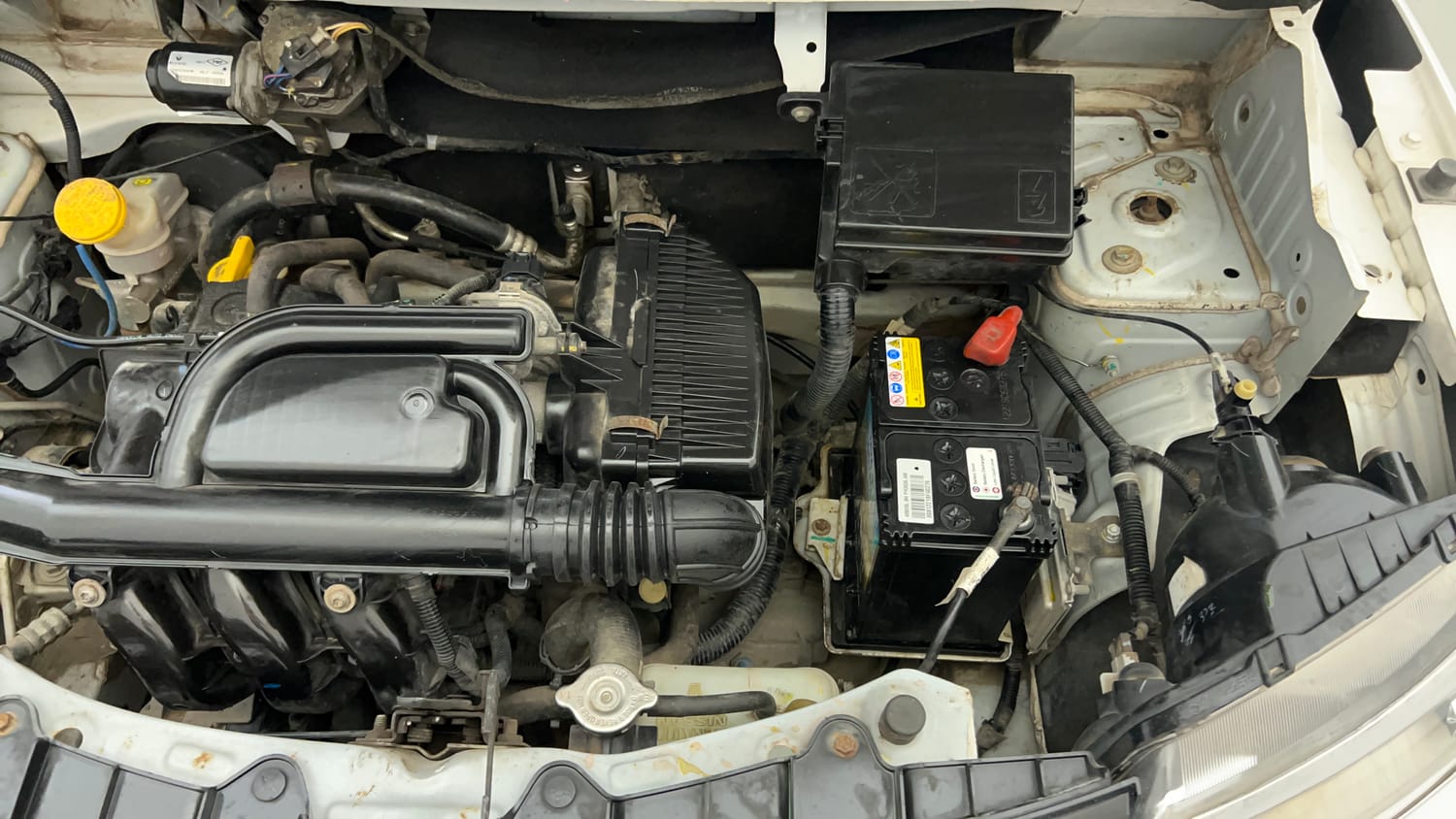 Used 2018 Renault Kwid RXT (O) 1.0 SCE Edition Petrol Manual engine ENGINE LEFT SIDE VIEW