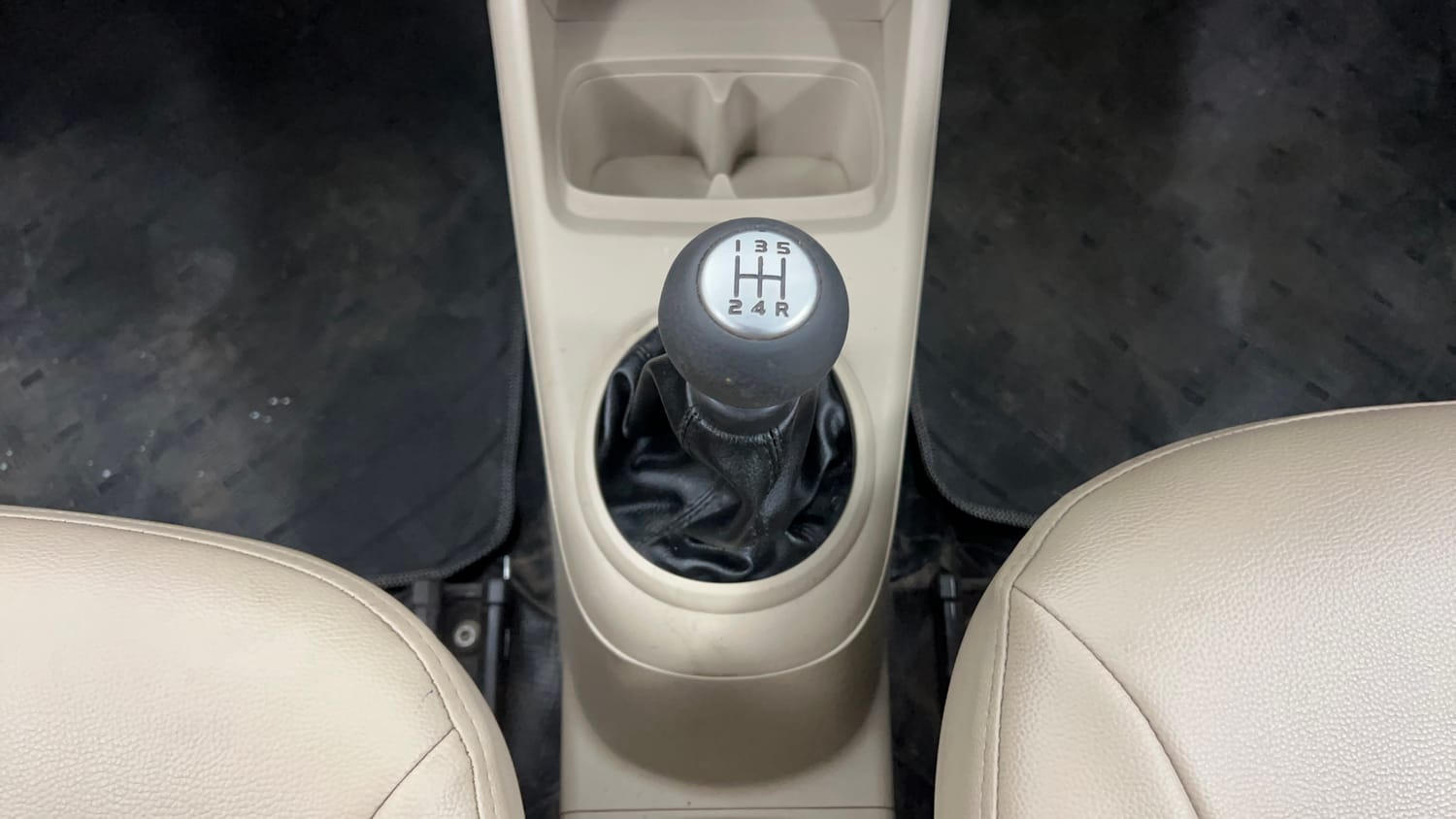 Used 2013 Maruti Suzuki A-Star VXI Petrol Manual interior GEAR  KNOB VIEW