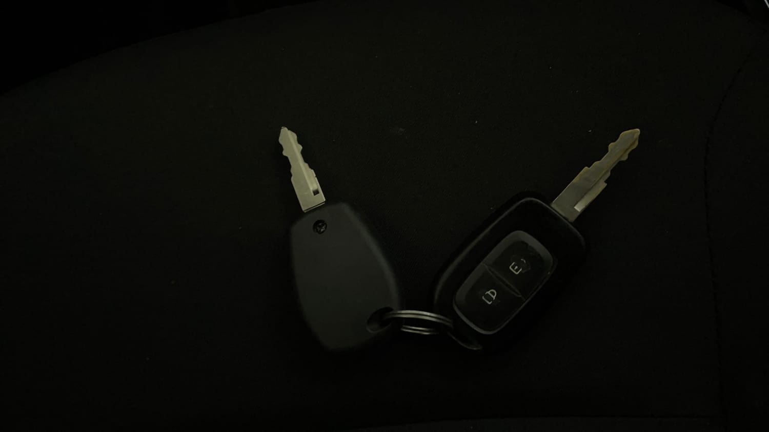 Used 2019 Renault Kwid RXT Opt Petrol Manual extra CAR KEY VIEW