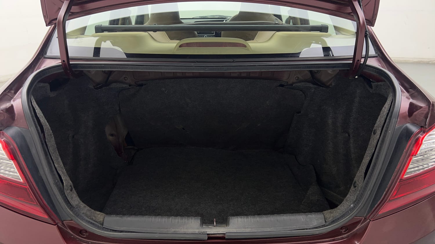 Used 2016 Honda Amaze 1.2 S i-VTEC Petrol Manual interior DICKY INSIDE VIEW