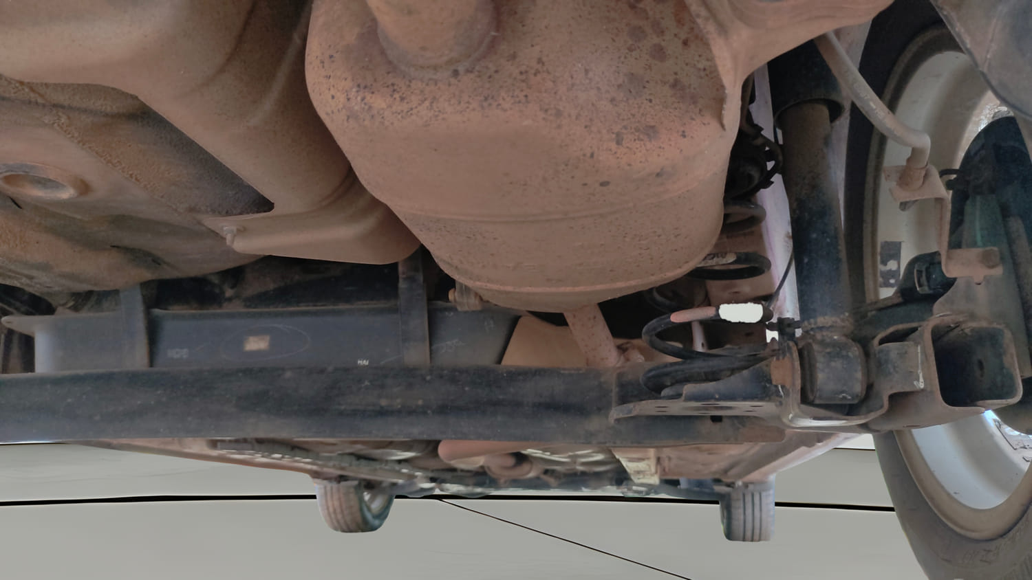 Used 2017 Hyundai Xcent SX 1.2 Petrol Manual extra REAR RIGHT UNDERBODY VIEW