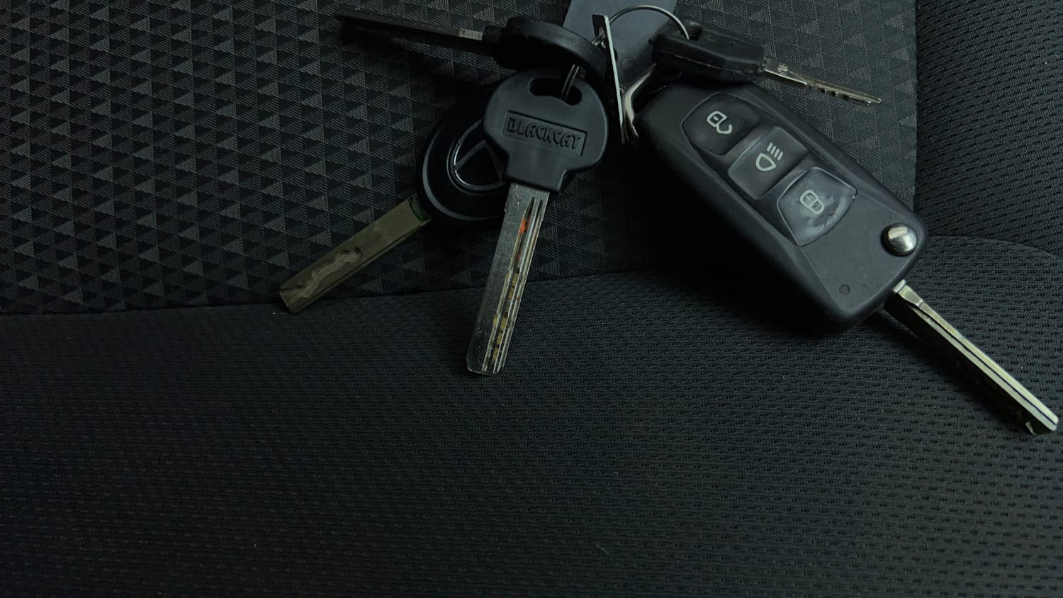 Used 2019 Tata Tiago Revotron XZ Petrol Manual extra CAR KEY VIEW