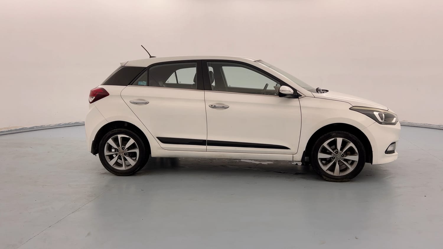 Used 2016 Hyundai Elite i20 Asta 1.2 Petrol Manual exterior RIGHT SIDE VIEW