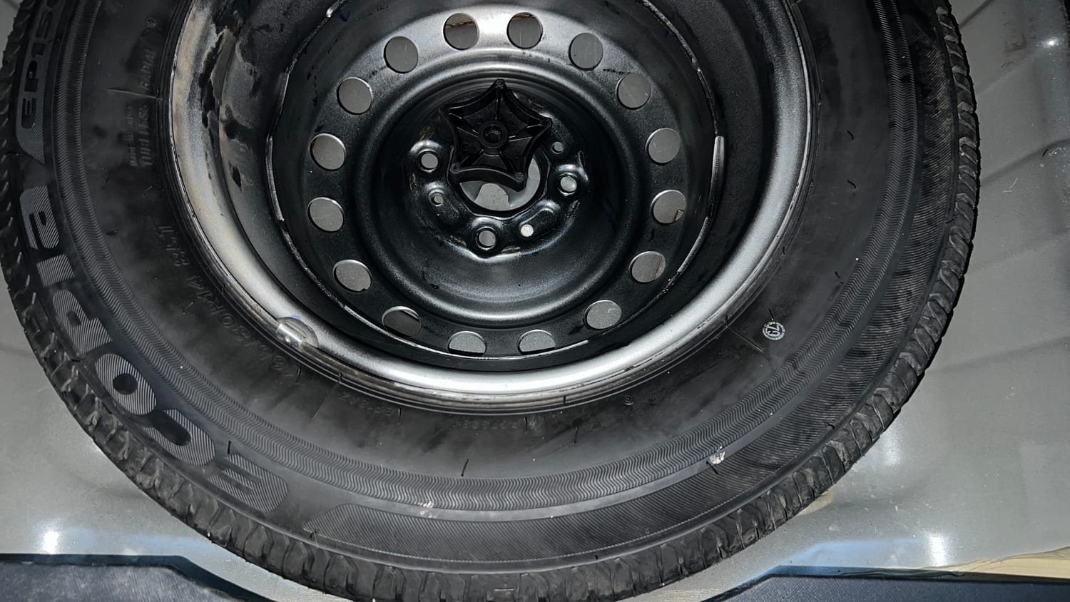 Used 2023 Tata Altroz XT 1.2 Cng(o/s fitted) Cng Manual tyres SPARE TYRE VIEW