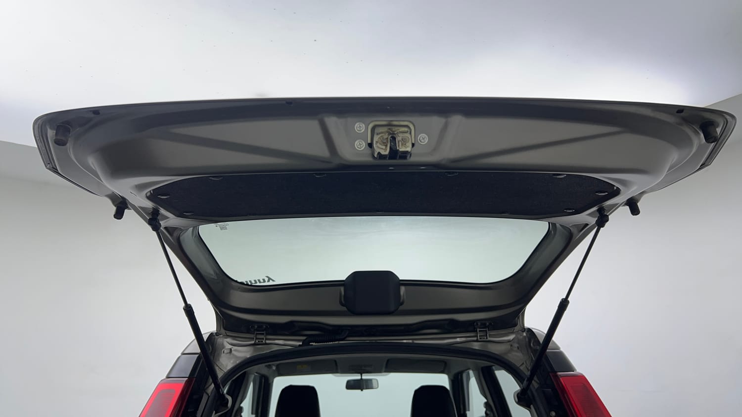 Used 2020 Maruti Suzuki Wagon R 1.0 VXi (O) 1.0 AMT Petrol Automatic interior DICKY DOOR OPEN VIEW
